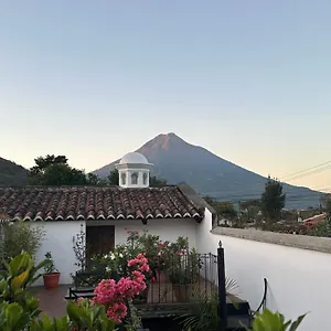 https://casa-elena.guatemalaantiguahotels.com